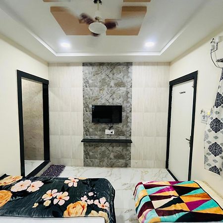 Hotel Sk Tower Ujjain Extérieur photo