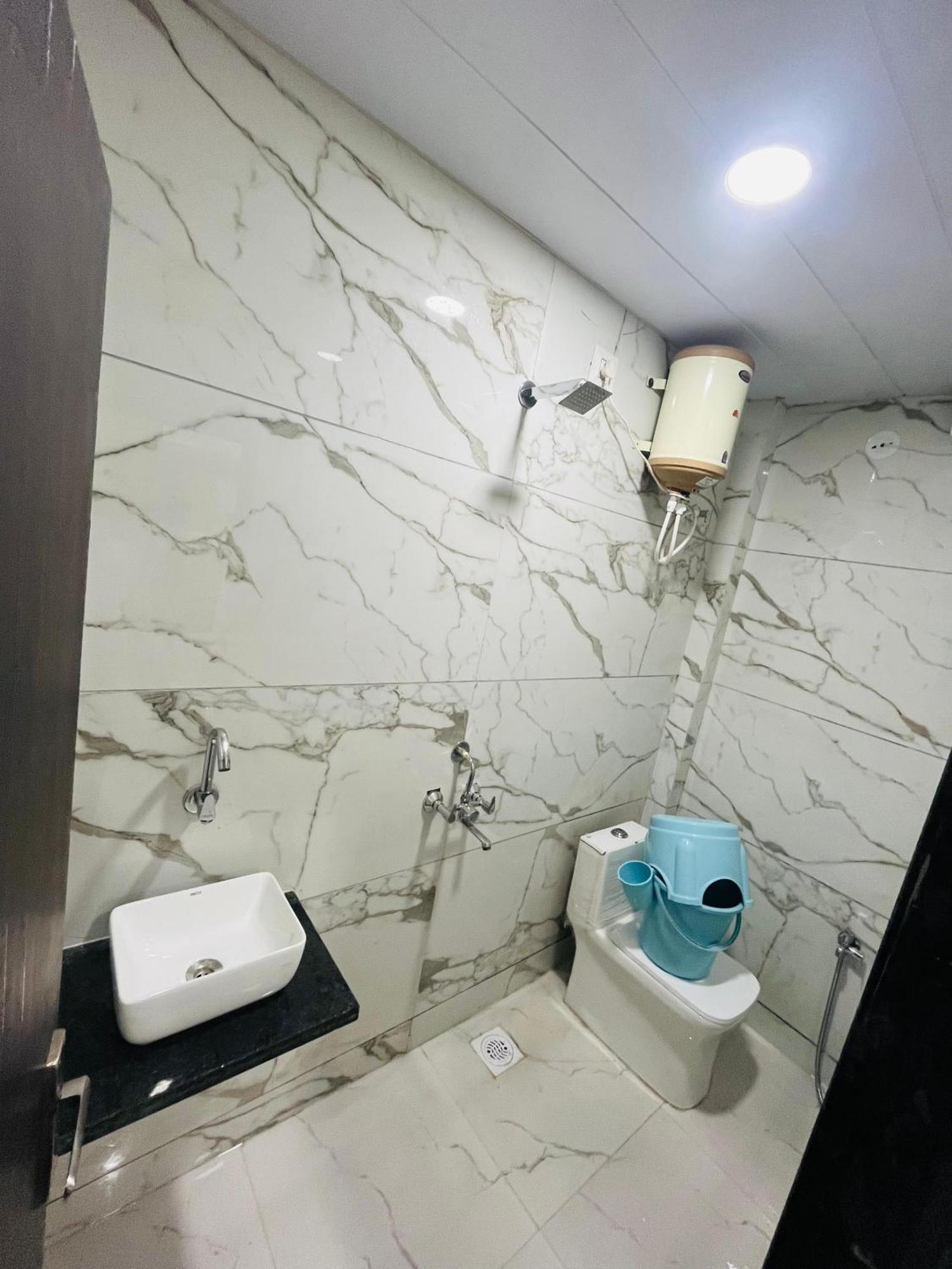 Hotel Sk Tower Ujjain Extérieur photo